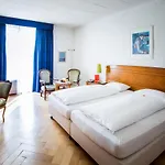 Carlton-europe Vintage Adults Hotel