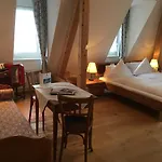 Carlton-europe Vintage Adults Hotel