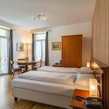 Carlton-europe Vintage Adults