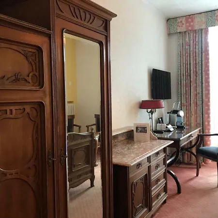 Carlton-europe Vintage Adults