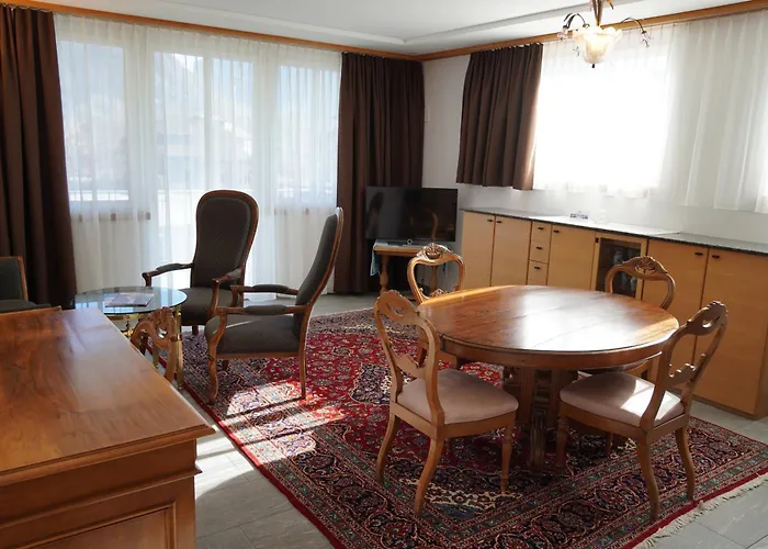 Carlton-europe Vintage Adults Hotel