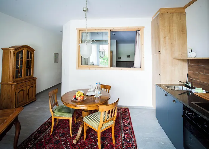 Carlton-europe Vintage Adults Hotel