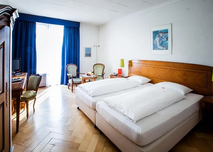 Carlton-europe Vintage Adults Hotel