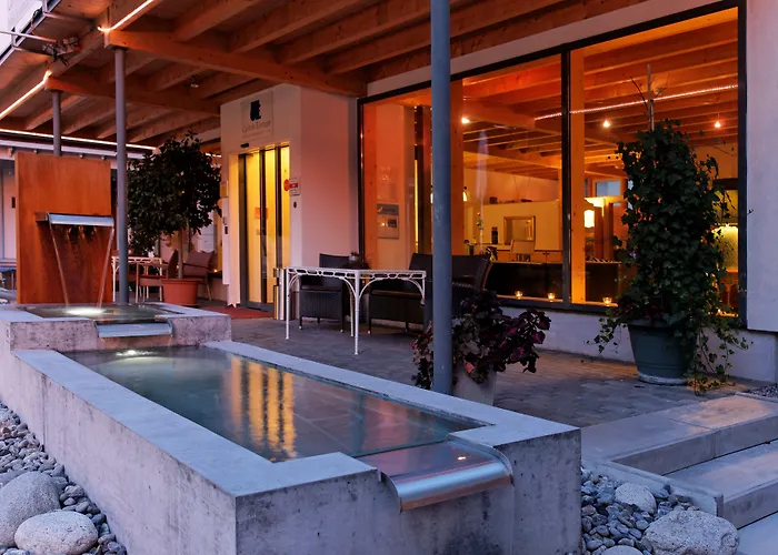 Carlton-europe Vintage Adults Hotel