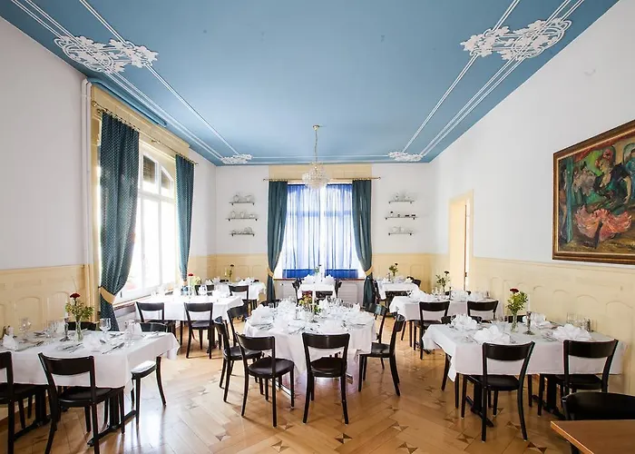 Carlton-europe Vintage Adults Hotel